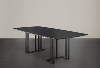 Charlie table 02-1830x1245